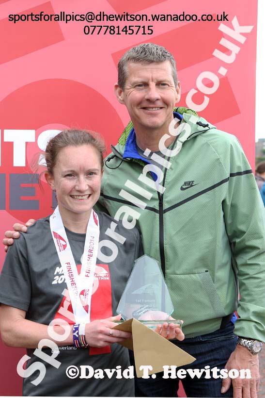 Alyson Dixon (Sunderland Strollers) winner with Steve Cram Sunderand City Half Marathon. Photo: David T. Hewitson/Sports for All Pics